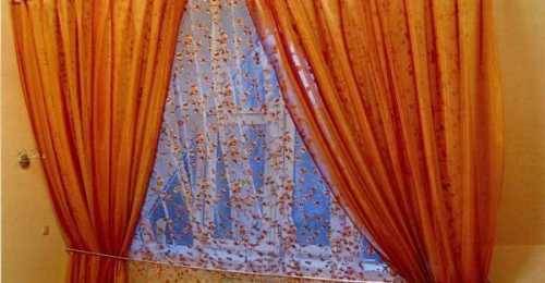 с чем сочетать женское длинное черное или вязанное пальто с капюшоном и без