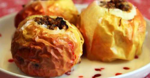 яблоки с корицей и овсяными хлопьями