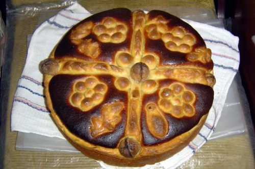 пирог с черносливом: вкусное блюдо к чаю, готовящееся быстро и несложно